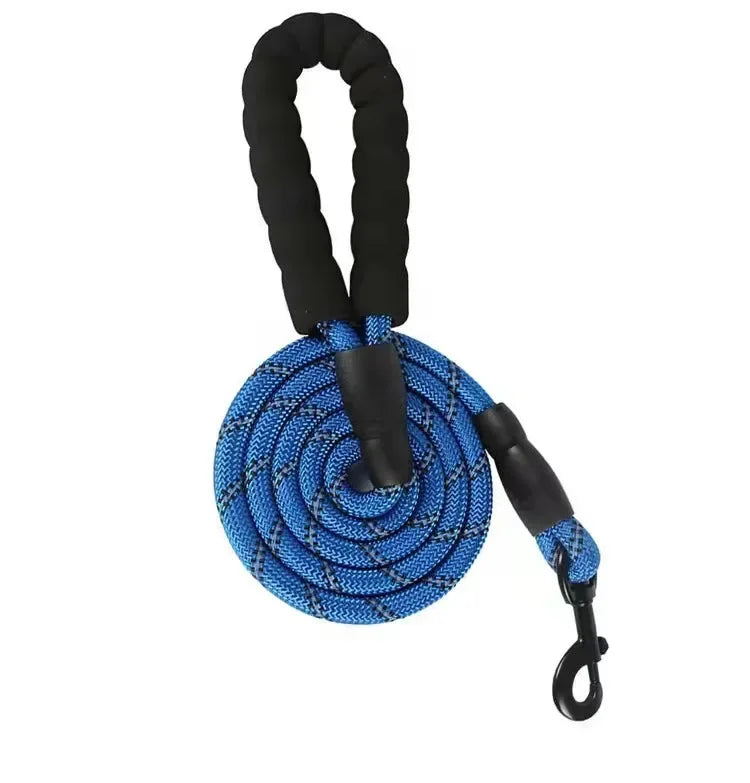 Reflective Nylon Dog Leash – Strong & Durable for All Dog Sizes